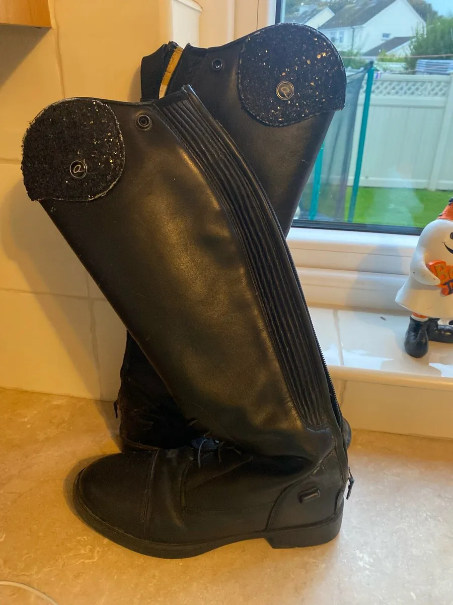 Kids horse riding boots - Image 1