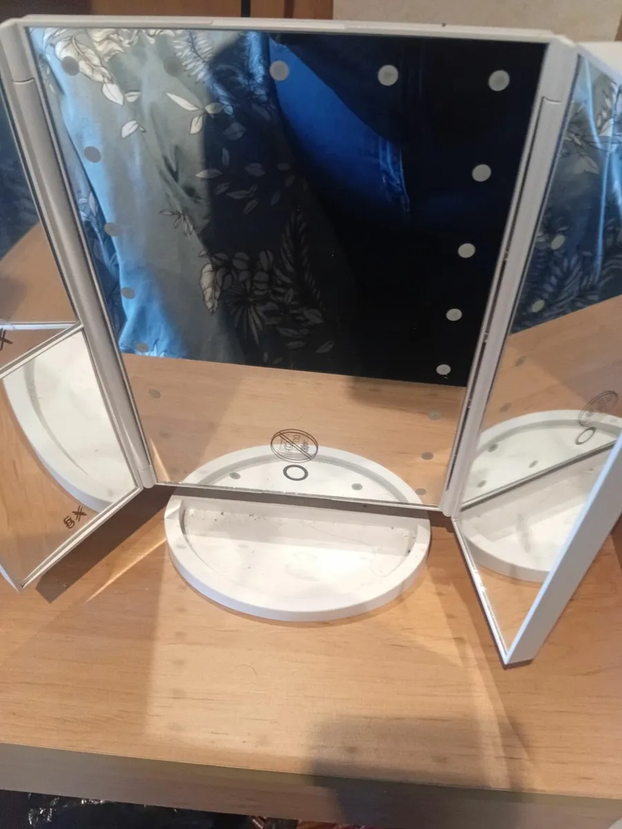 Led light mirror - Image 1