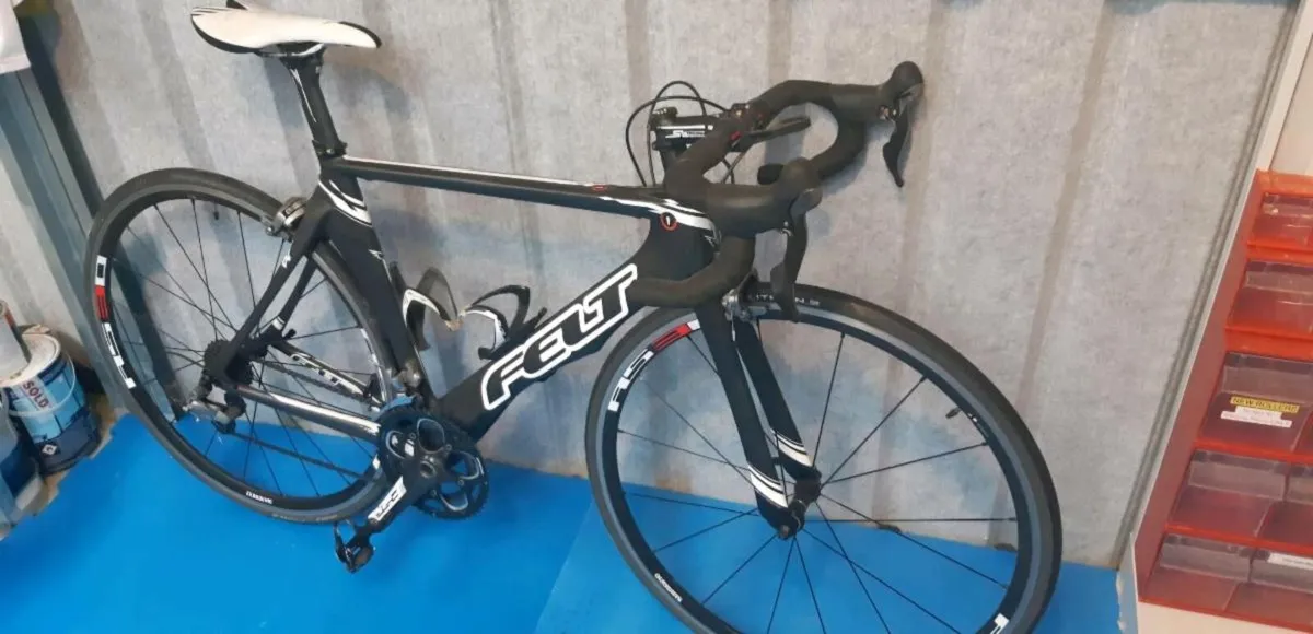 Felt racing bike - Image 1