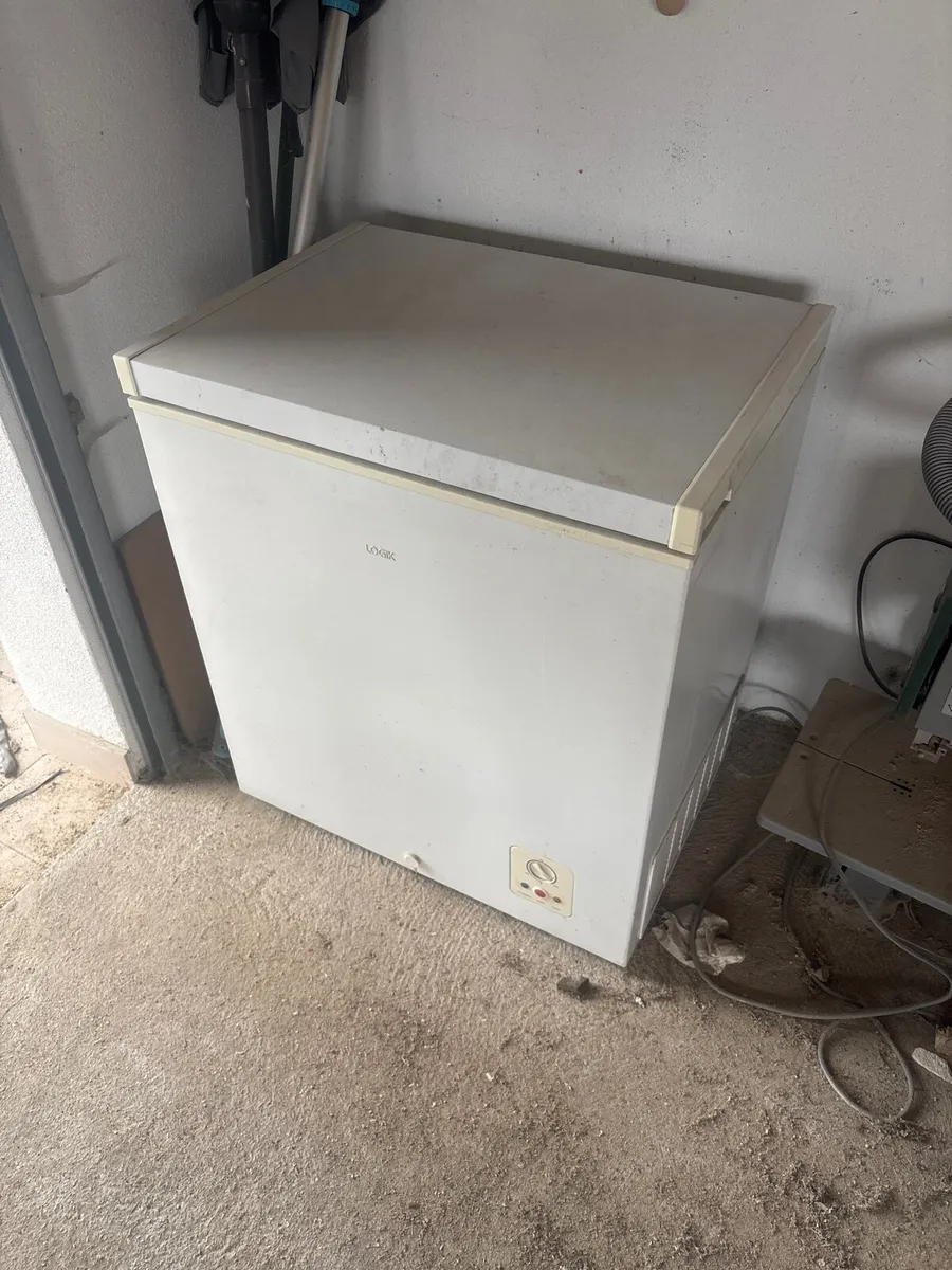 Chest freezer
