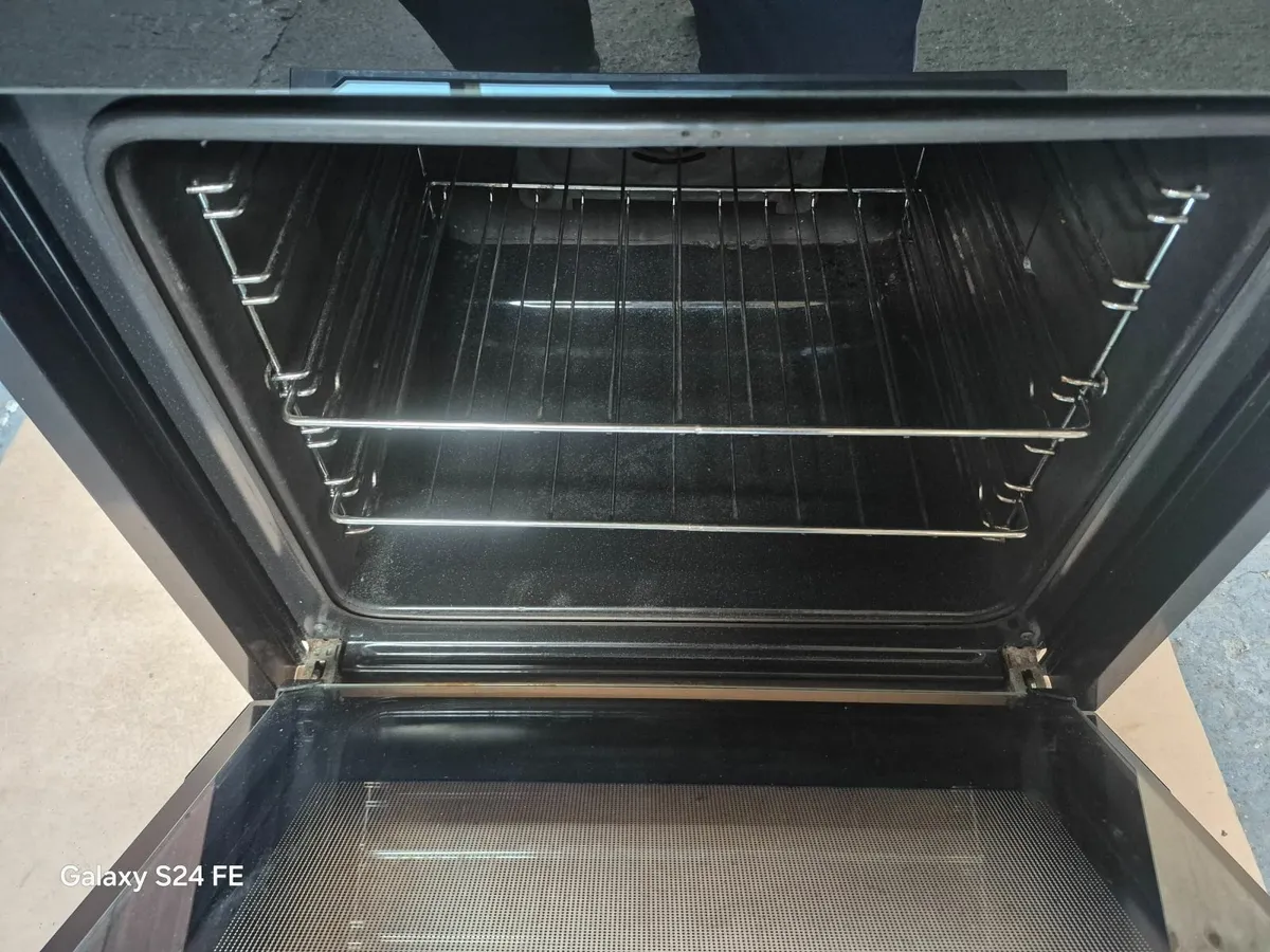 Electrolux Built in double oven - Image 4