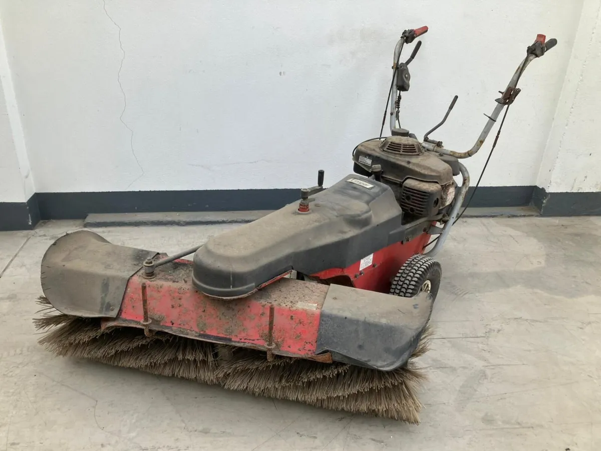 Limpar Petrol Engine Sweeper **Online Auction** - Image 1