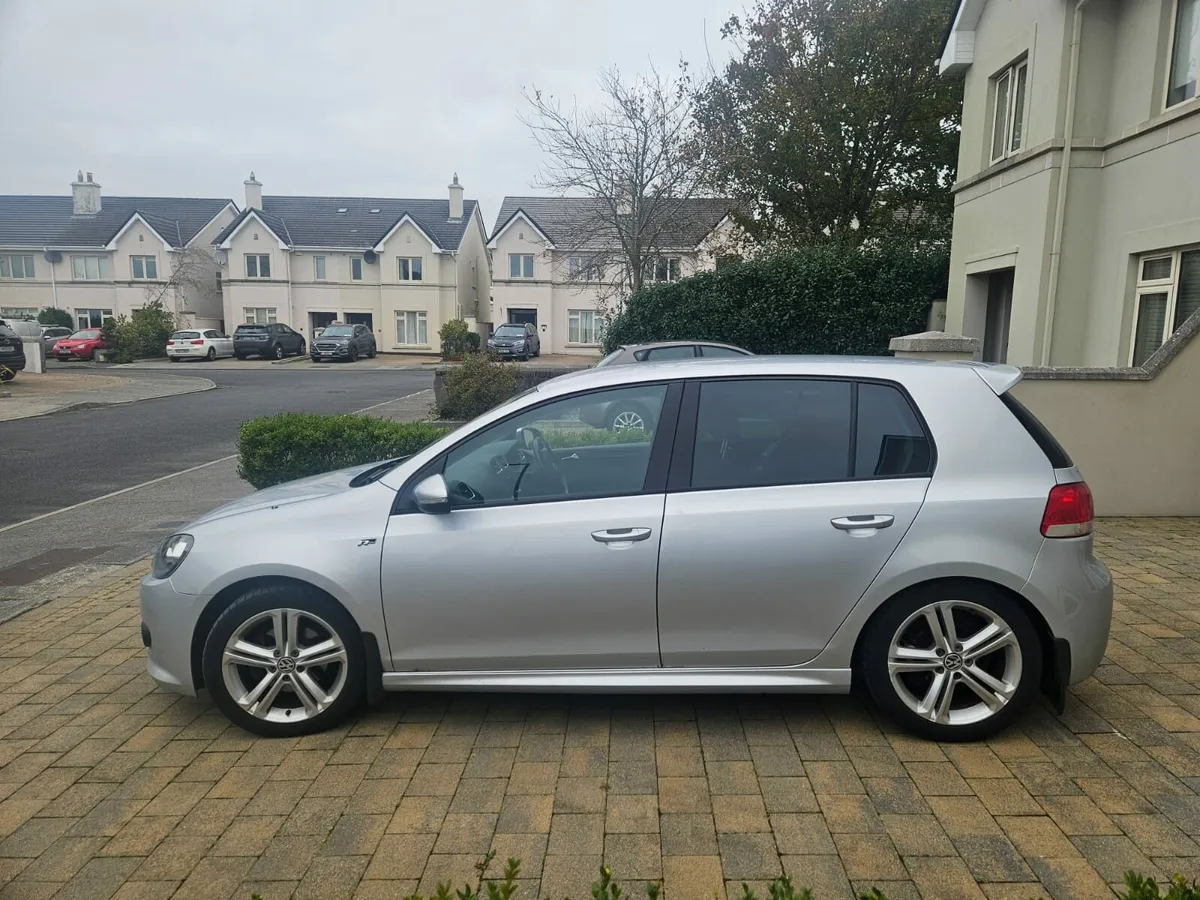 Stunning Golf R - Line Diesel - top spec 1 owner - Image 3