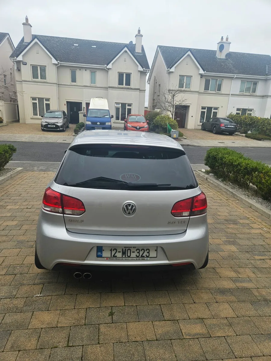 Stunning Golf R - Line Diesel - top spec 1 owner - Image 4