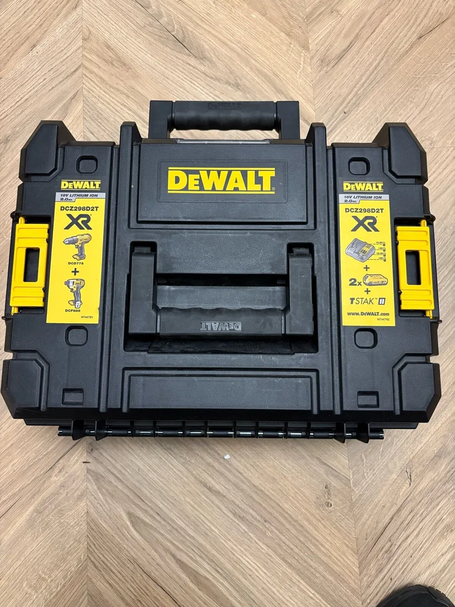 Dewalt 18v XR combi drill and impact driver - Image 2