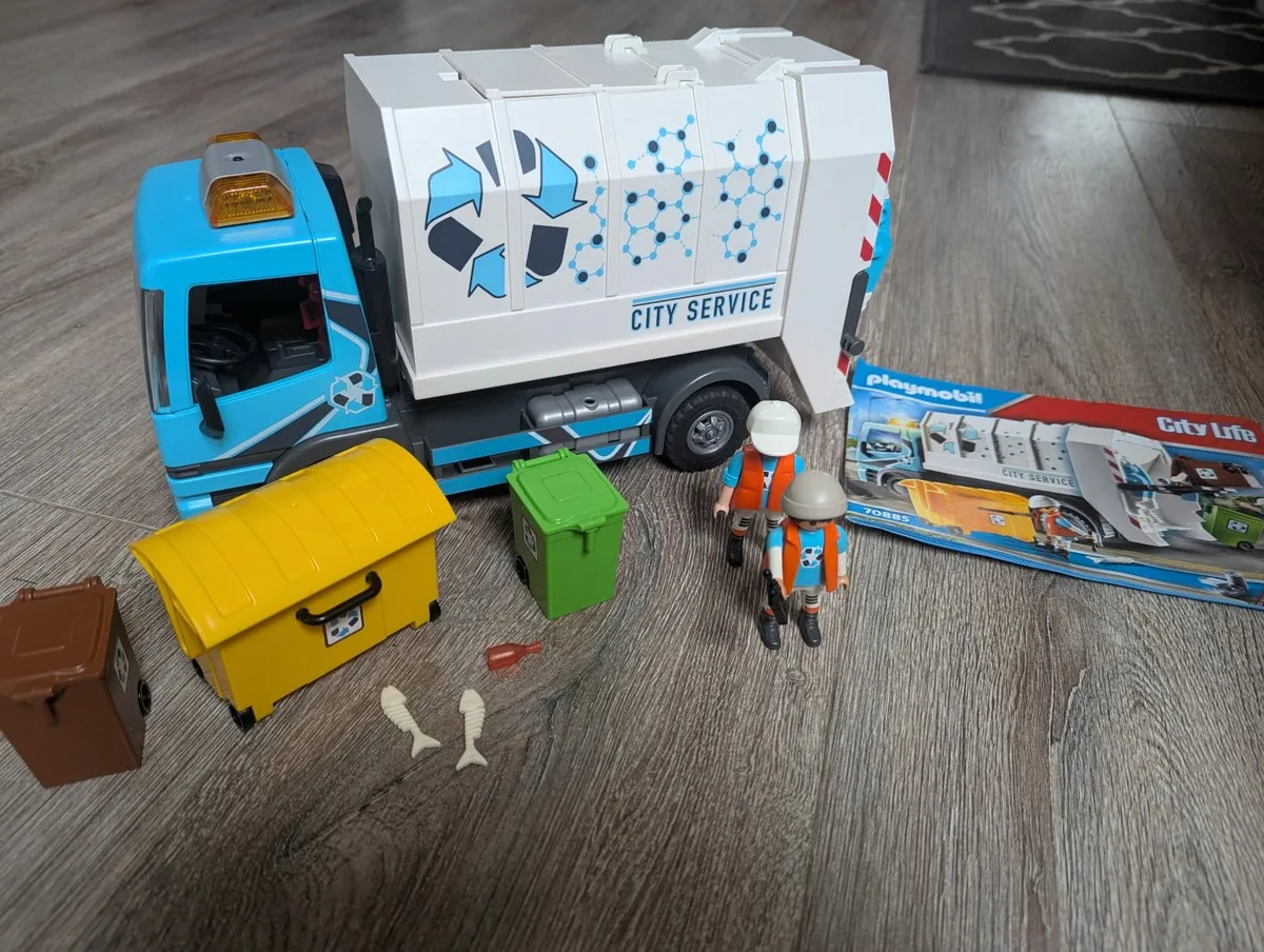 Playmobil City Life DumpTruck 70885 - Image 2