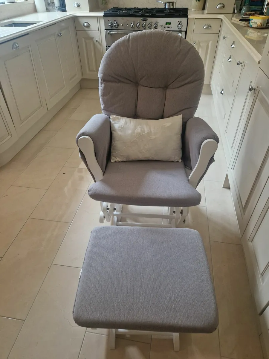 Nursery chair - Image 1