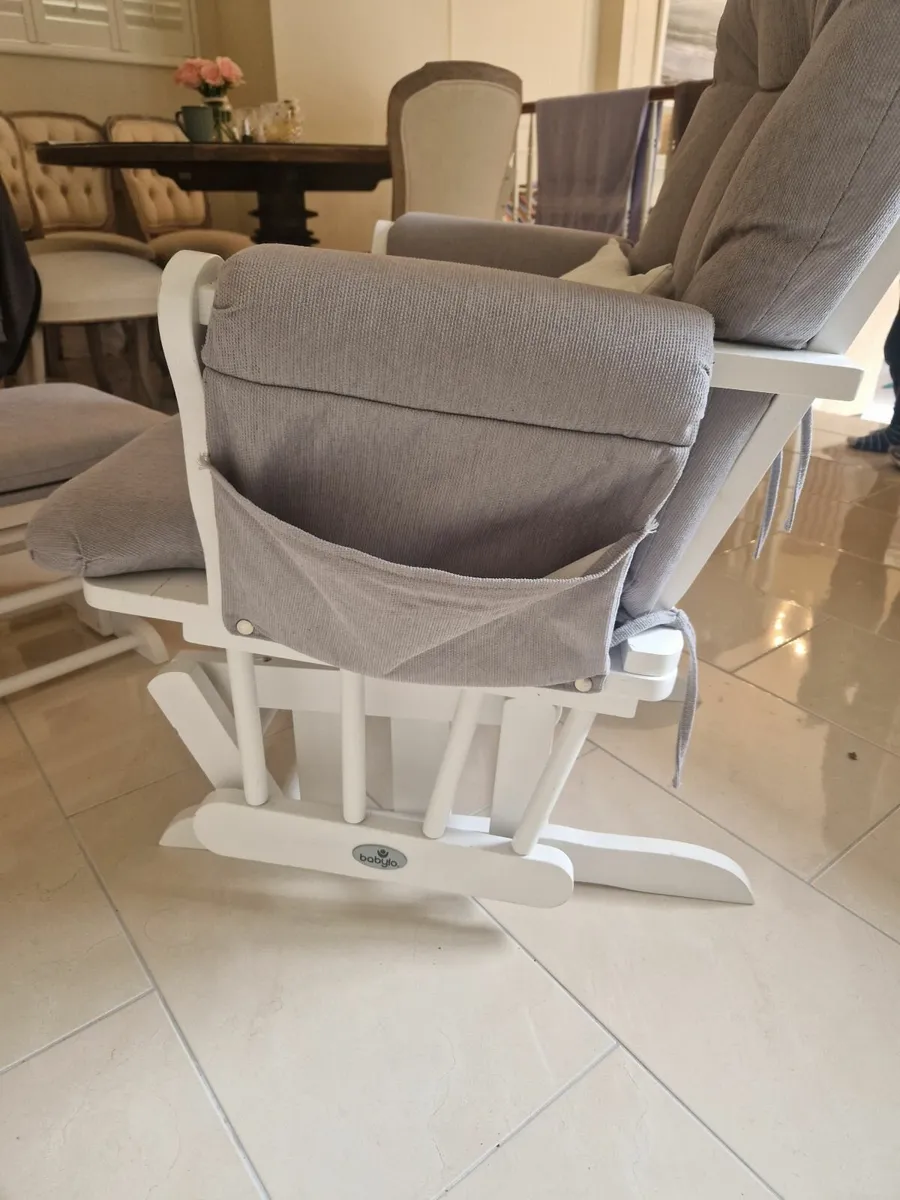 Nursery chair - Image 4