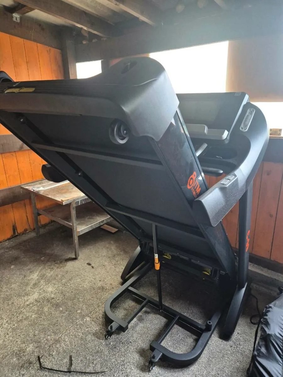 Treadmill - Image 1