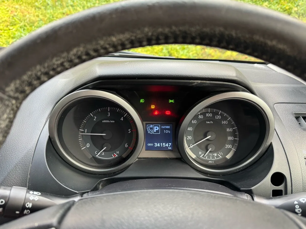 Toyota Land Cruiser 2016, Business Needs Repair - Image 4