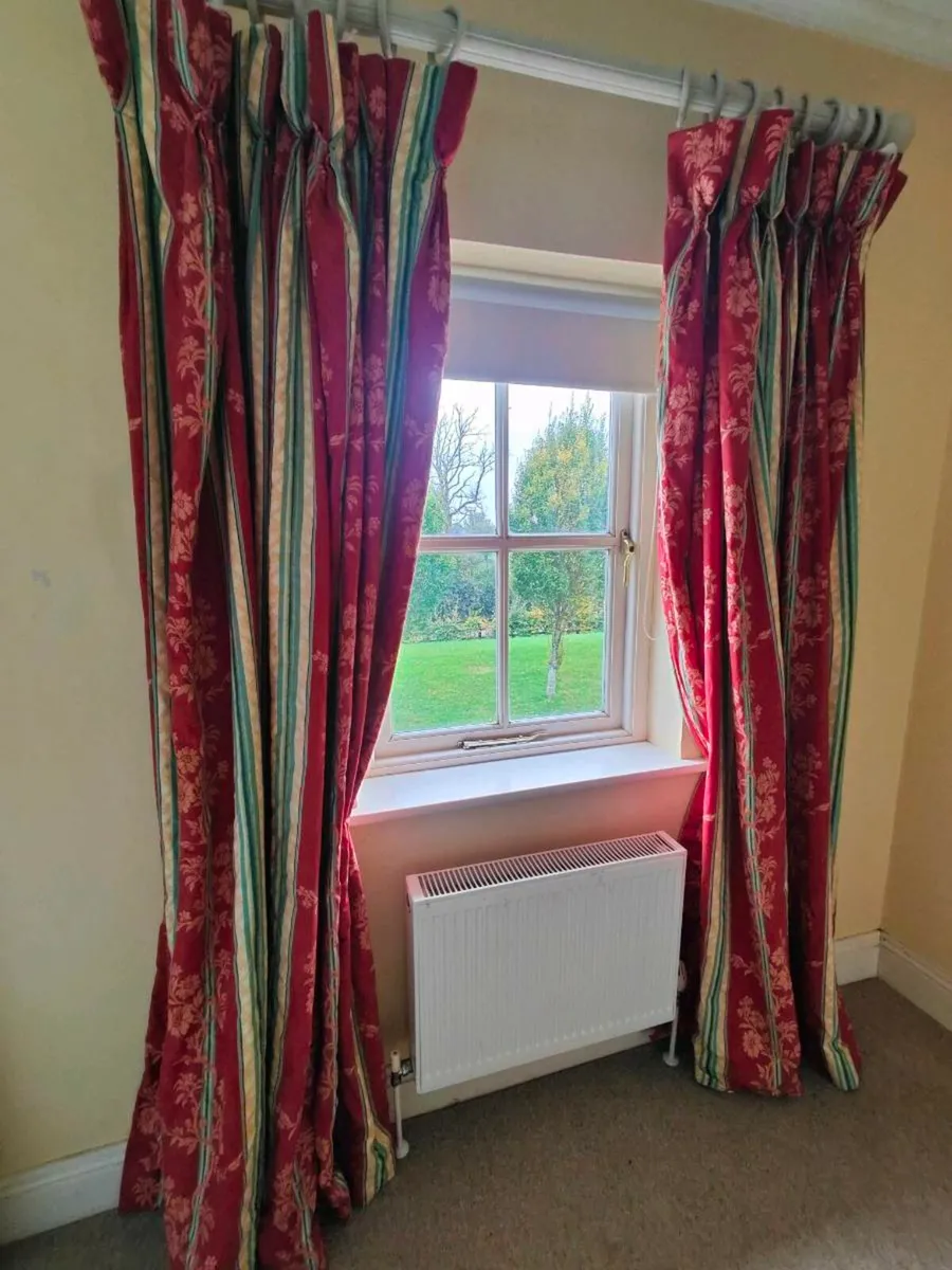 Curtains - Image 3