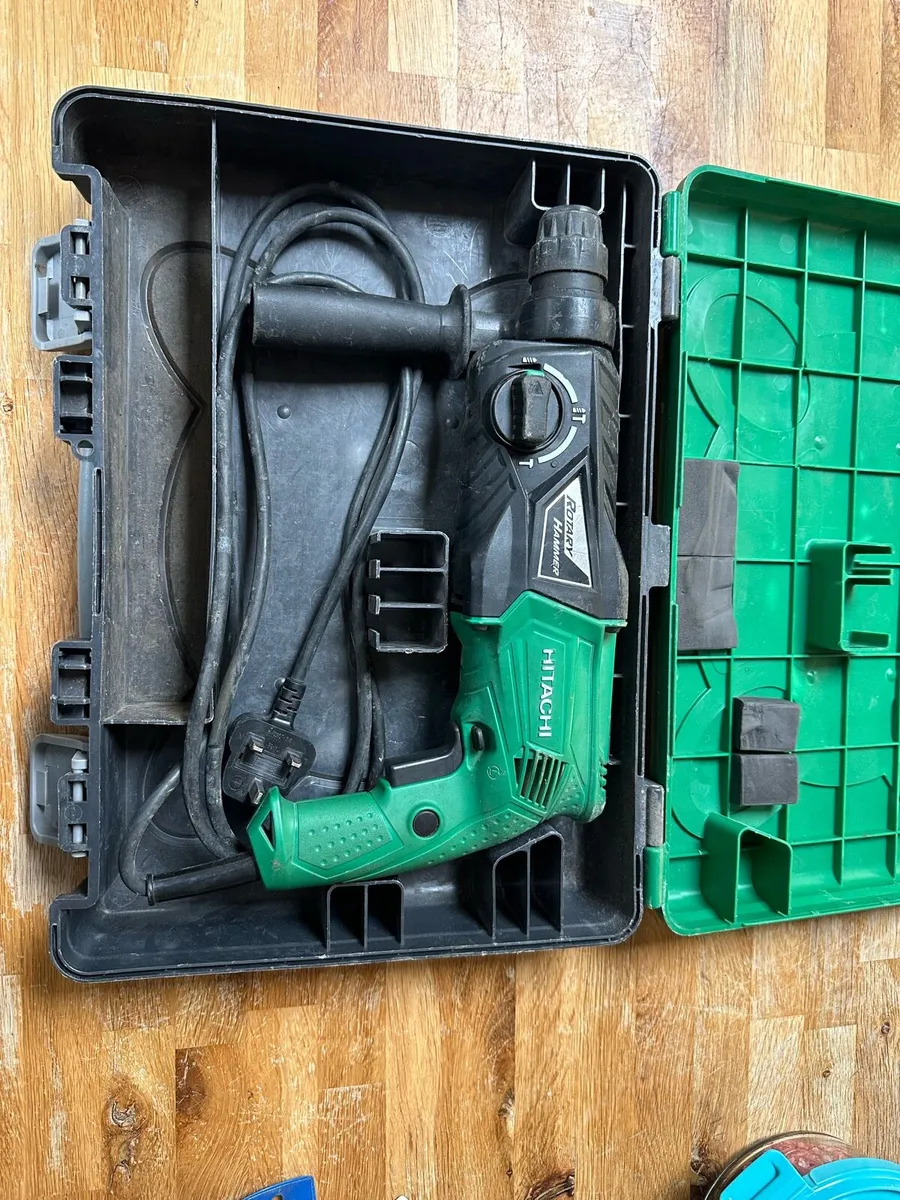 240v Hitachi SDS Drill - Image 2