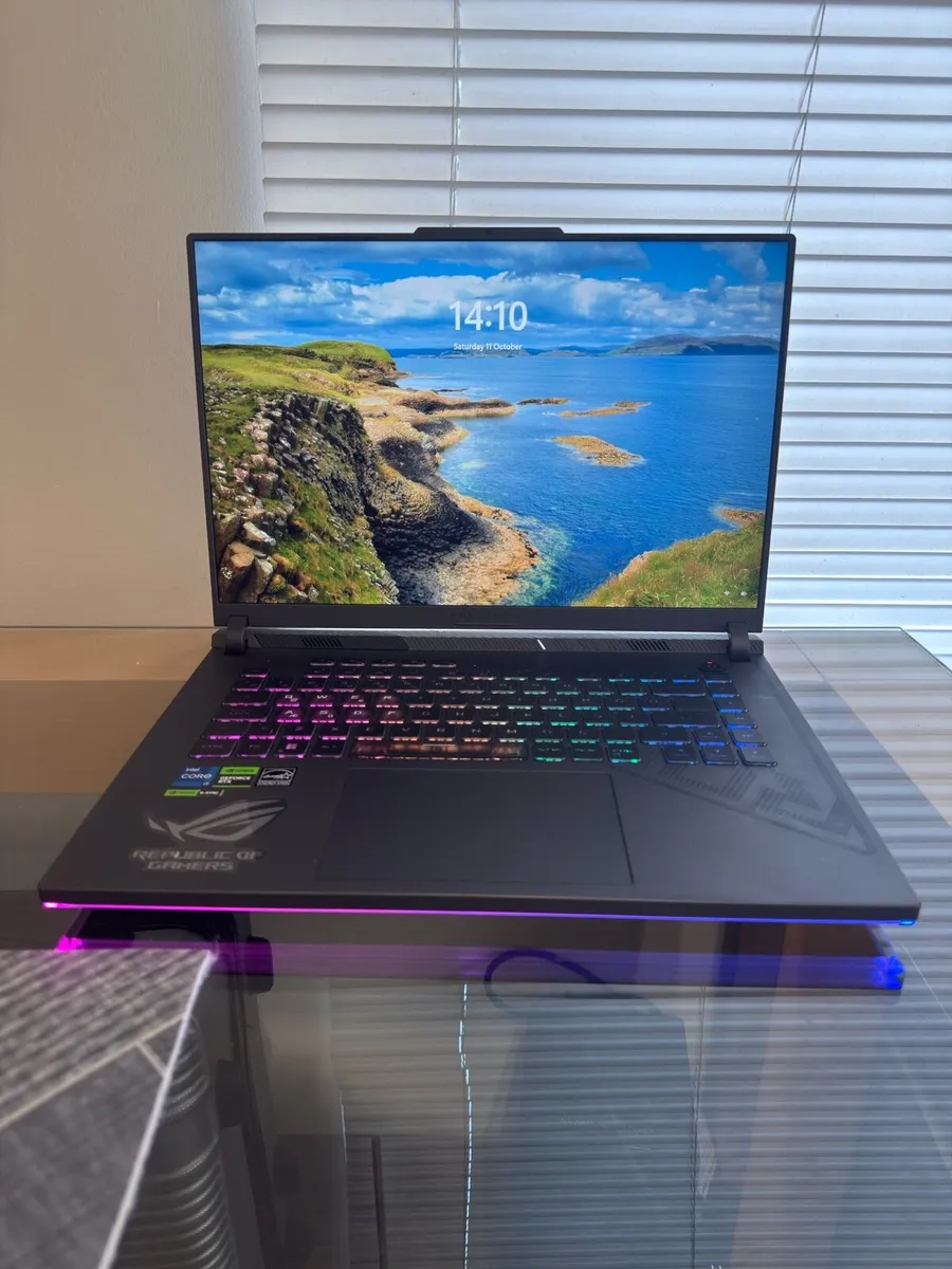 Asus Rog gaming laptop intel i7 13650 RTX 4060. - Image 2
