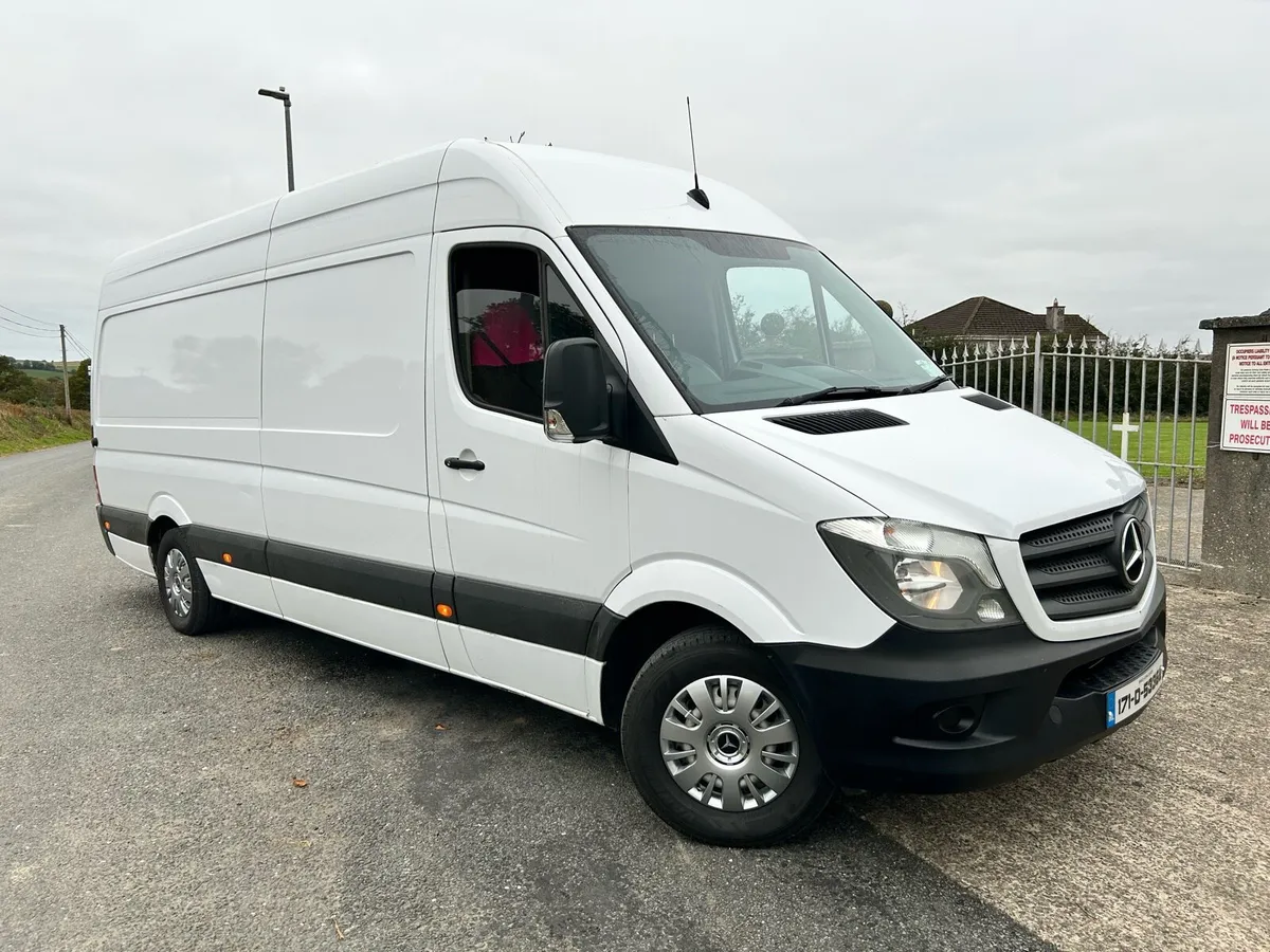Mercedes - Image 2