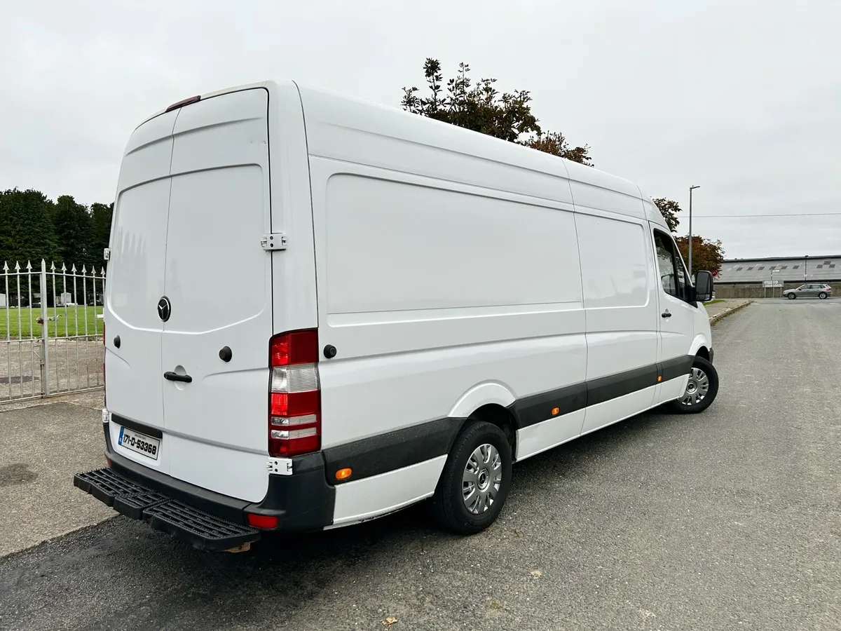 Mercedes - Image 3