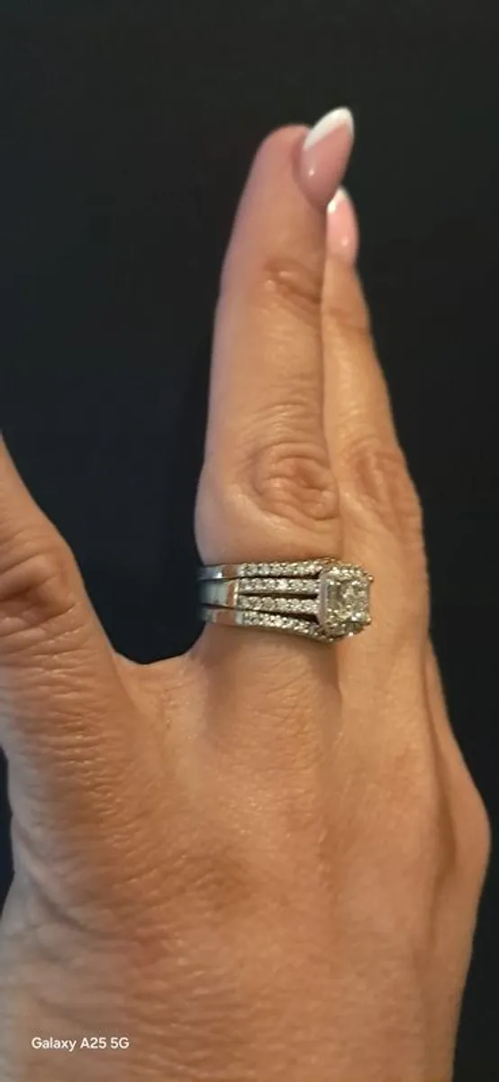 18ct white gold princess ring set!!!!!!!! - Image 4