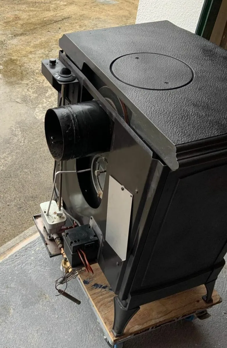 Nestor Martin Oil Stove - Image 2
