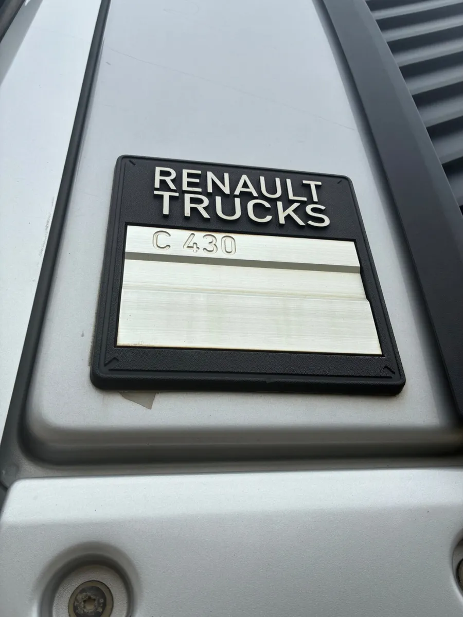 Renault Other 2015 - Image 2