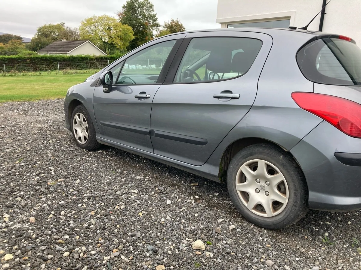 Peugeot 308 - Image 2