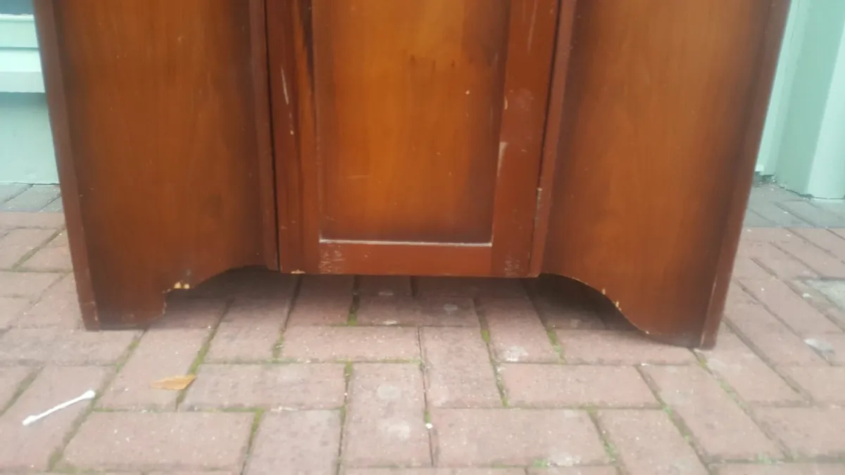 Wardrobe - Image 2