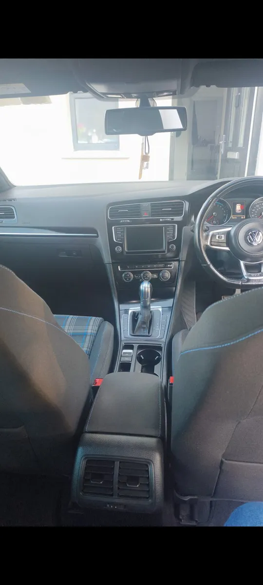 Volkswagen Golf GTE - Image 4