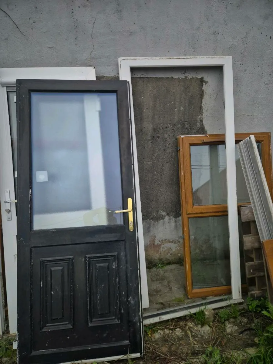 Pvc second hand door with frame - Image 2