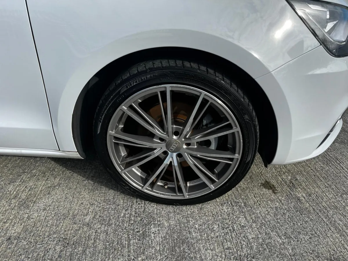 Audi A1 Audi A1 Sportsback 1.4 petrol, auto, 17" a - Image 4