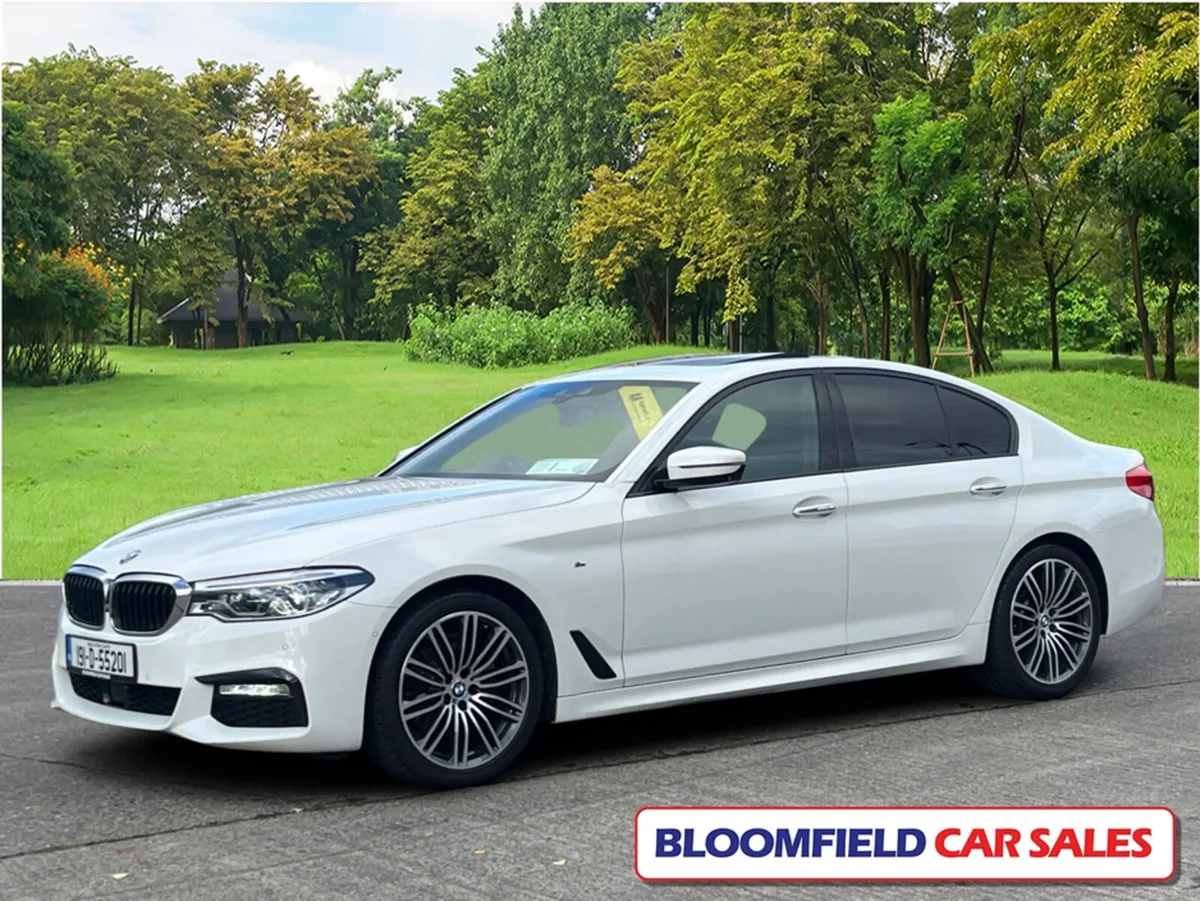 BMW 5-Series 520D M-SPORT, PAN ROOF // FULL HISTOR - Image 3