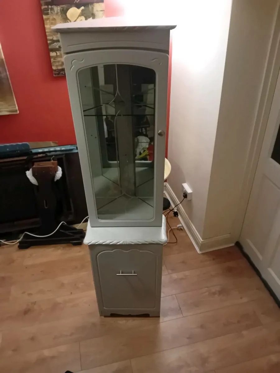 Display cabinet - Image 1