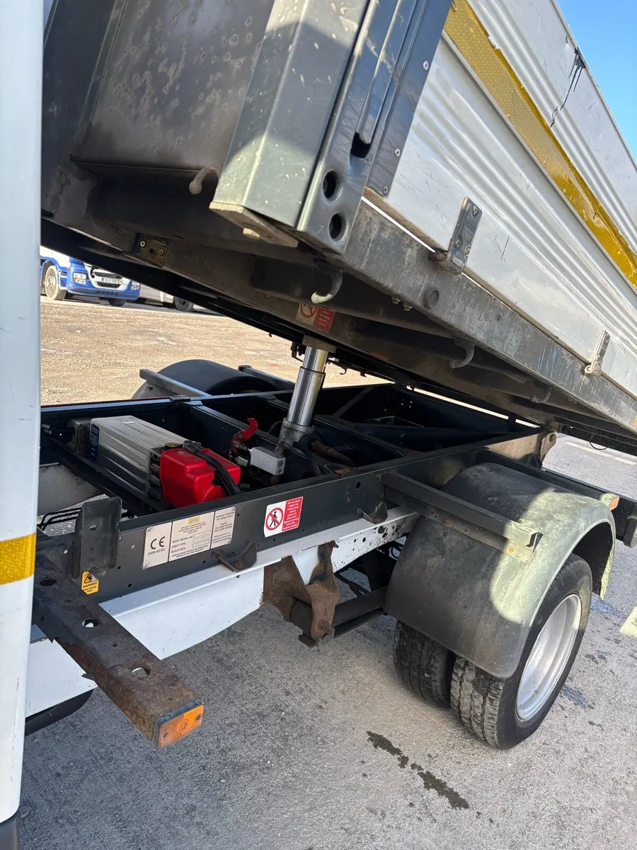 3.5ton crew cab tipper - Image 4