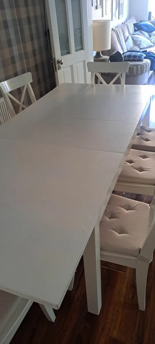 Kitchen table & 8 chairs, tv cabinet & coffee tabl - Image 1