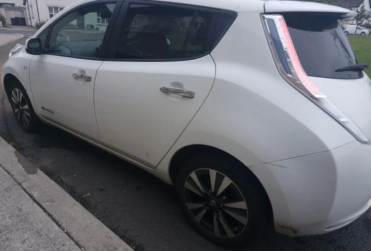 2015 Nissan Leaf - Image 3