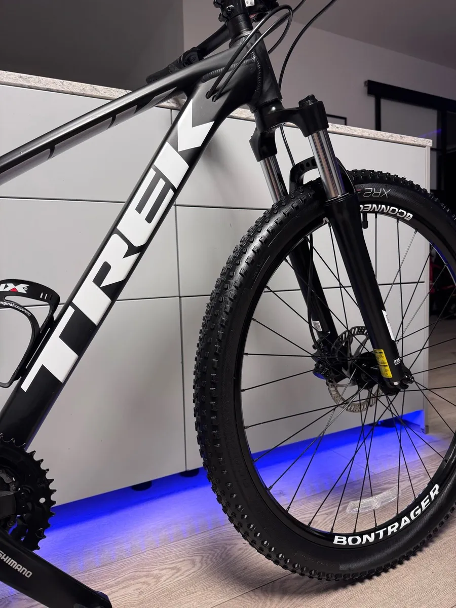 TREK Marlin 5 (Like New) - Image 3