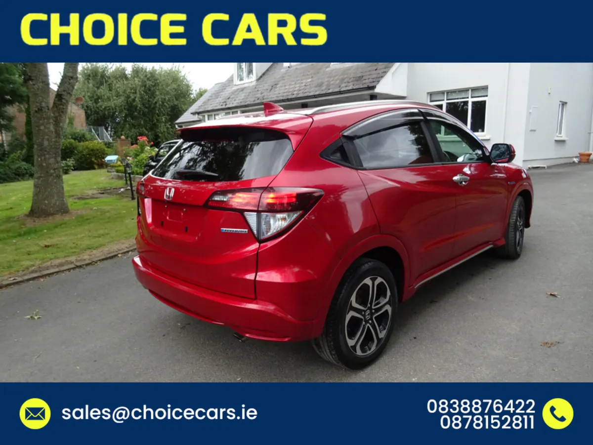 Honda Vezel 1.5 AUTO HYBRID FULL LEATHER SEATS - Image 4