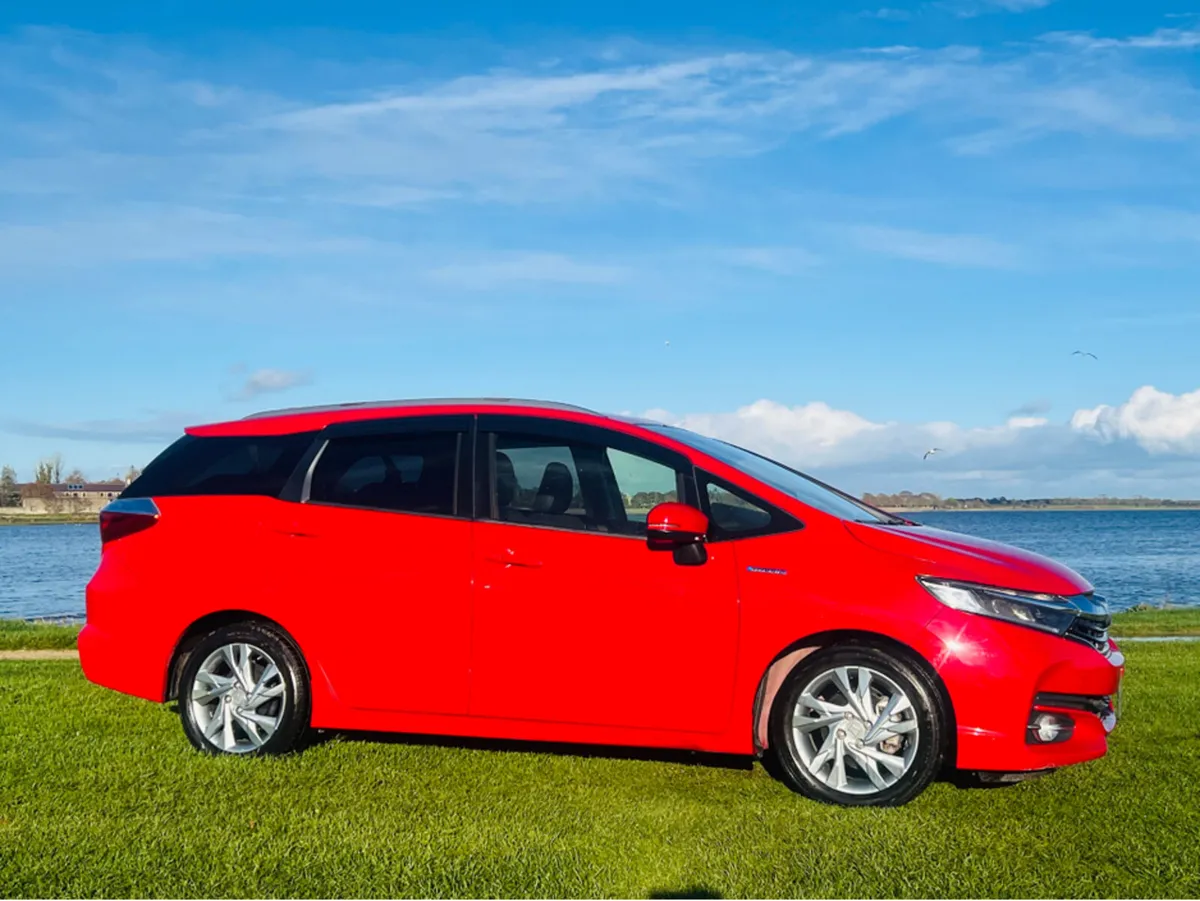 Honda Shuttle 1.5 HYBRID AUTOMATIC   NEW MODEL - Image 3