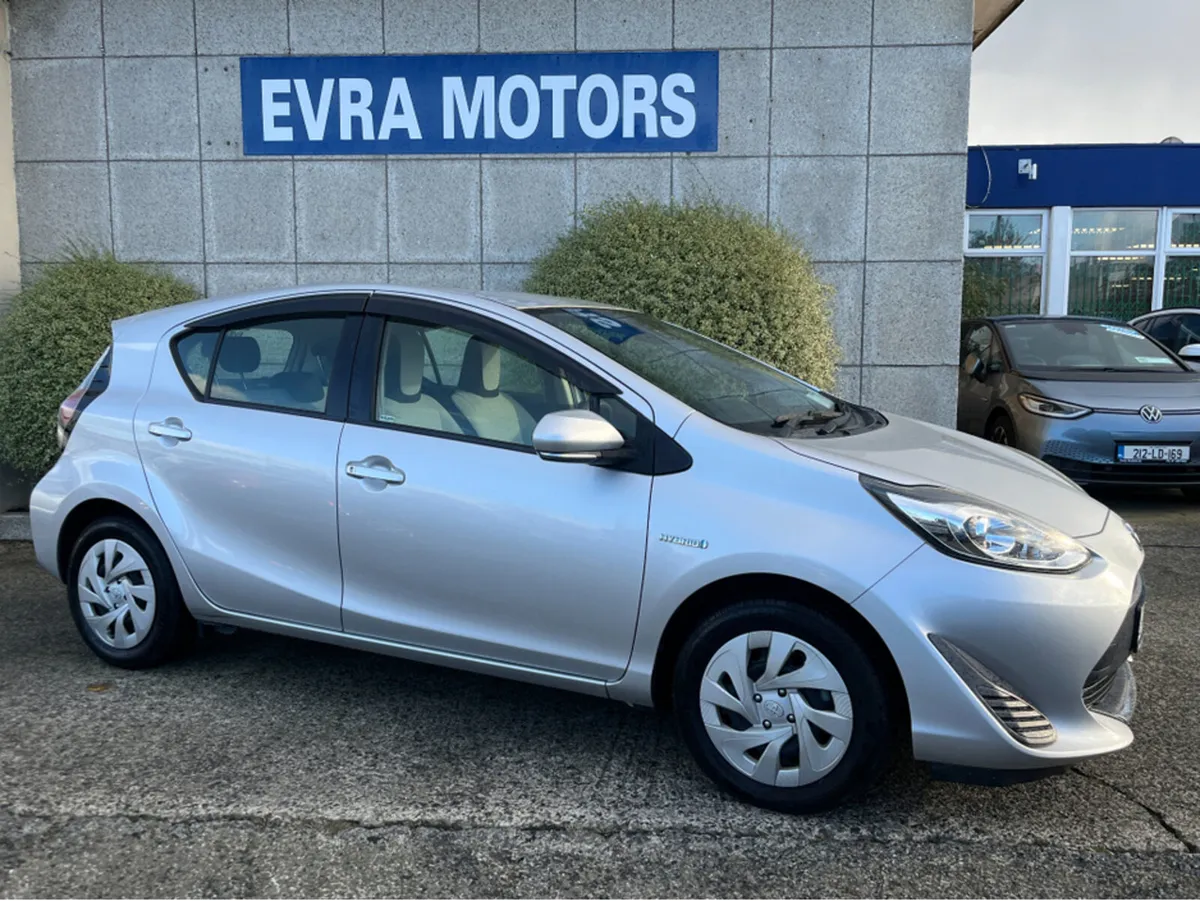 Toyota Aqua AUTOMATIC HYBRID 1.5 PETROL //REVERSE - Image 3