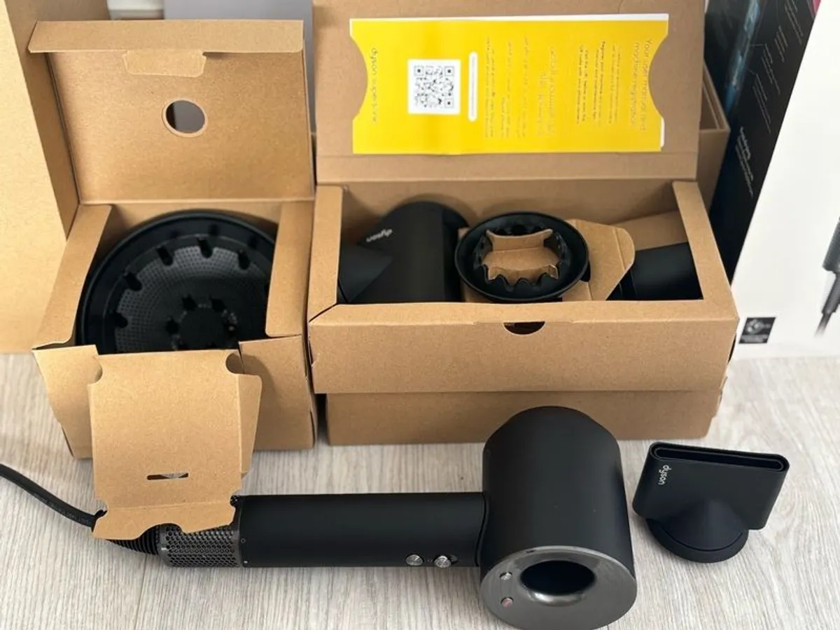 Dyson Supersonic Hairdryer Immaculate Condition - Image 4