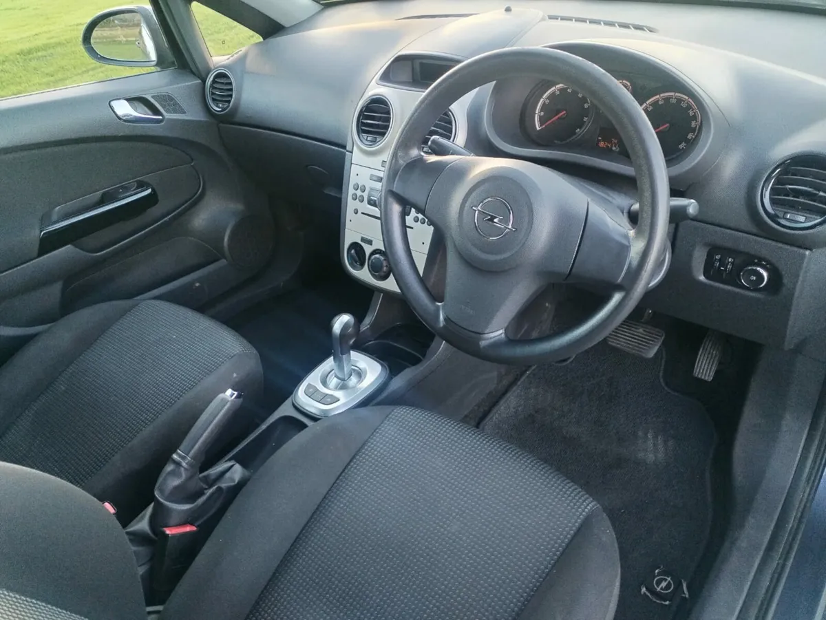 Opel Corsa automatic - Image 4