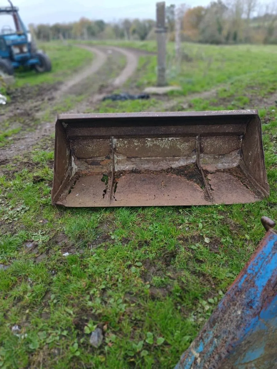Tanco 978 power loader brackets  ford - Image 2