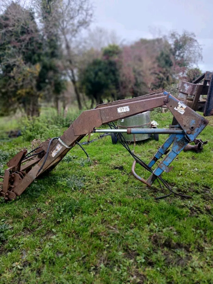 Tanco 978 power loader brackets  ford - Image 3