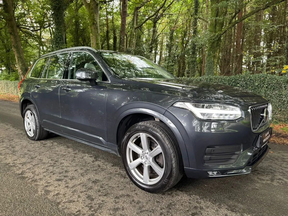 201 VOLVO XC90 B5 AWD 2.0 7 SEATER Momentum - Image 1