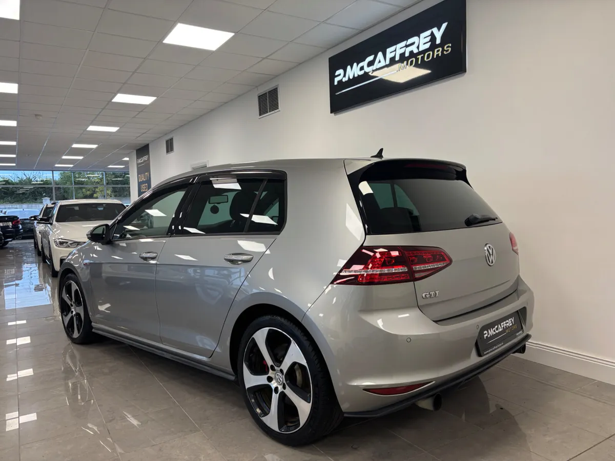 2015 Volkswagen Golf GTI 2.0 TSI DSG AUTO - Image 3