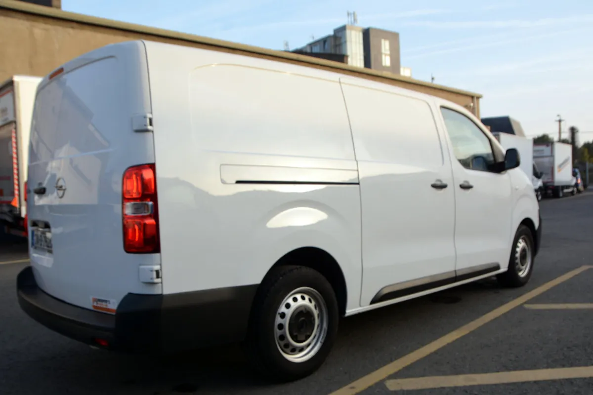 Opel Vivaro L2 Manufacturer warranty Aug 2027 - Image 3