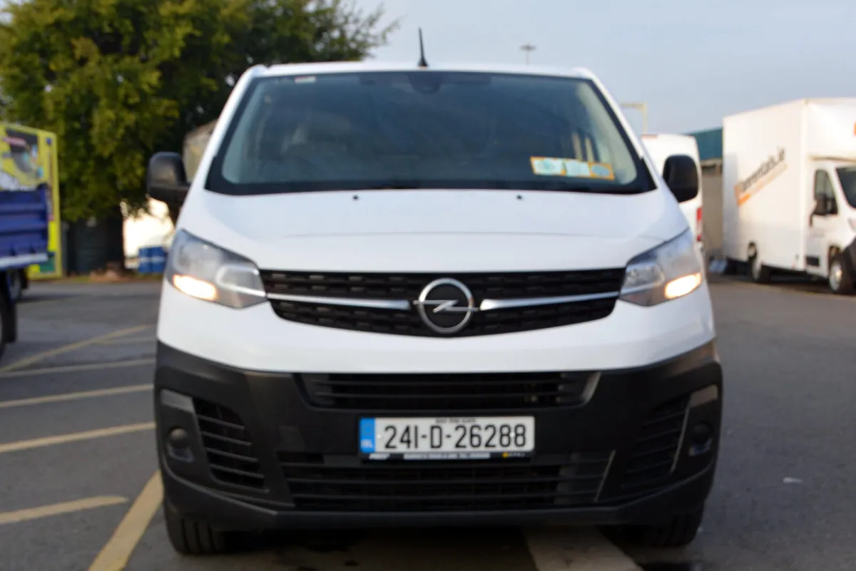 Opel Vivaro L2 Manufacturer warranty Aug 2027 - Image 4