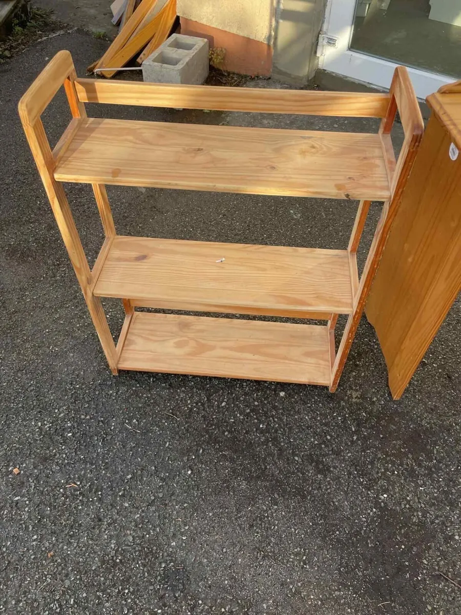 Shelf pine wooden