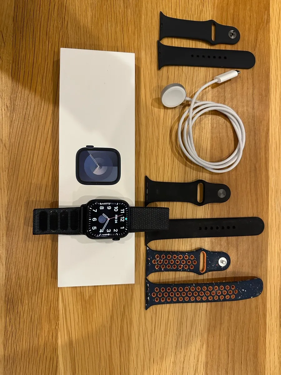 Apple Watch series 9 45mm - Image 1
