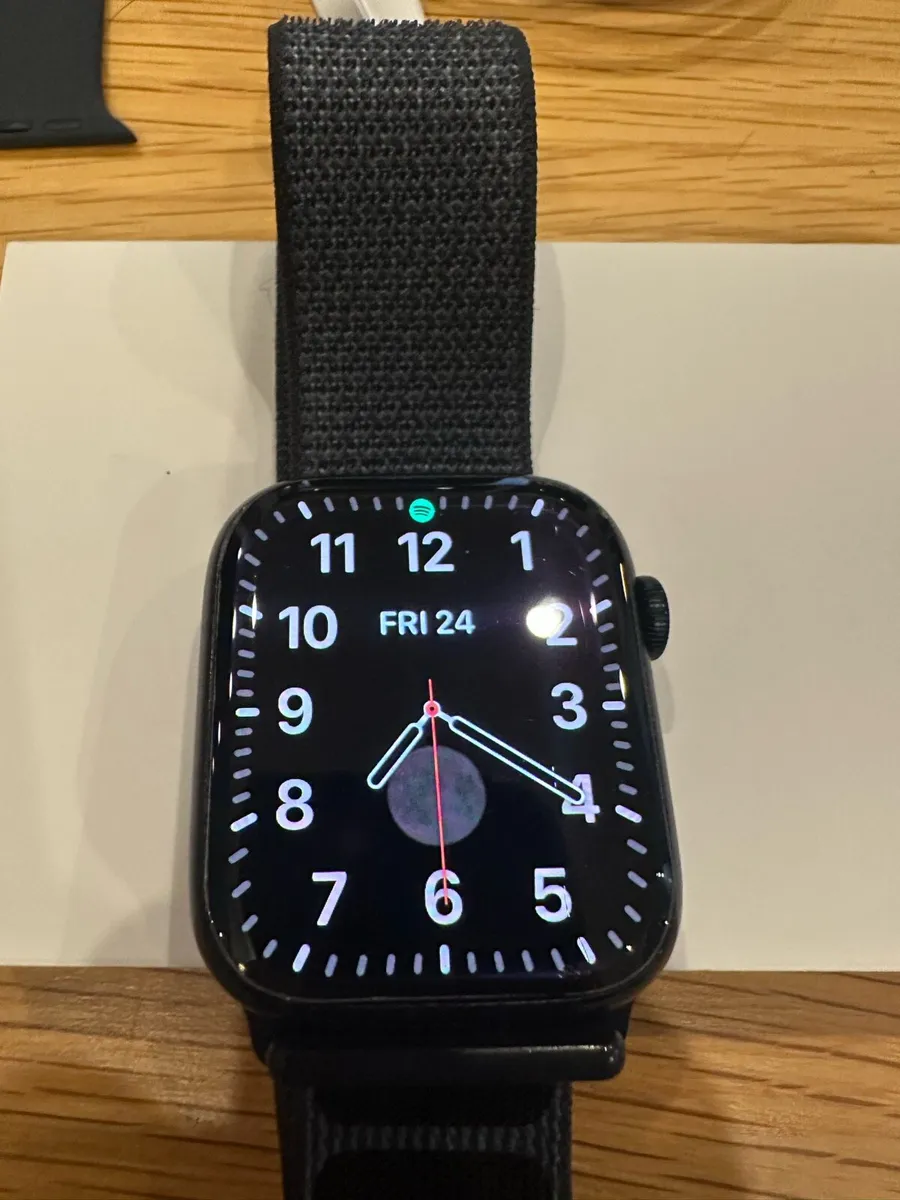 Apple Watch series 9 45mm - Image 3