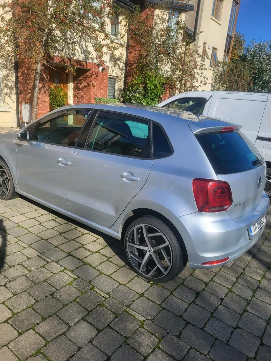 Car - Image 1