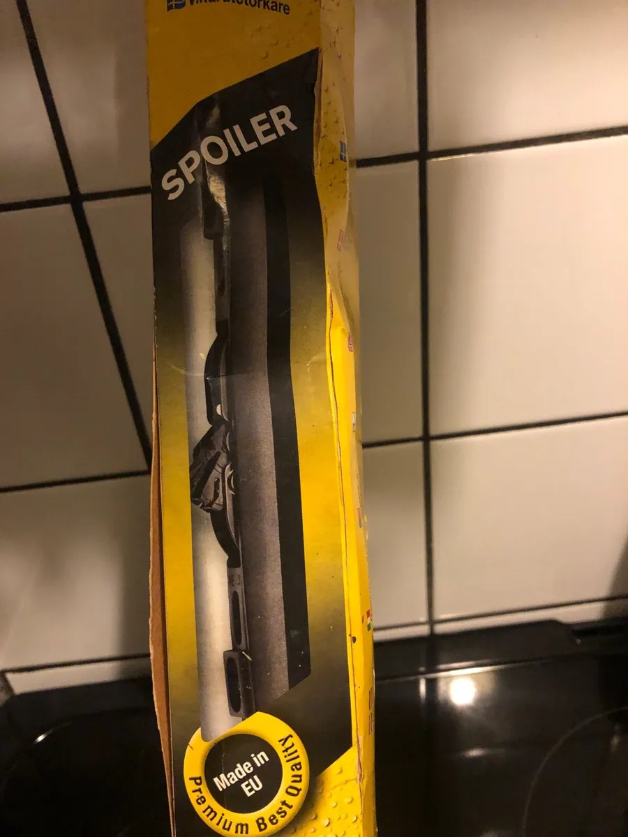 Car window wipers €10 - Image 1