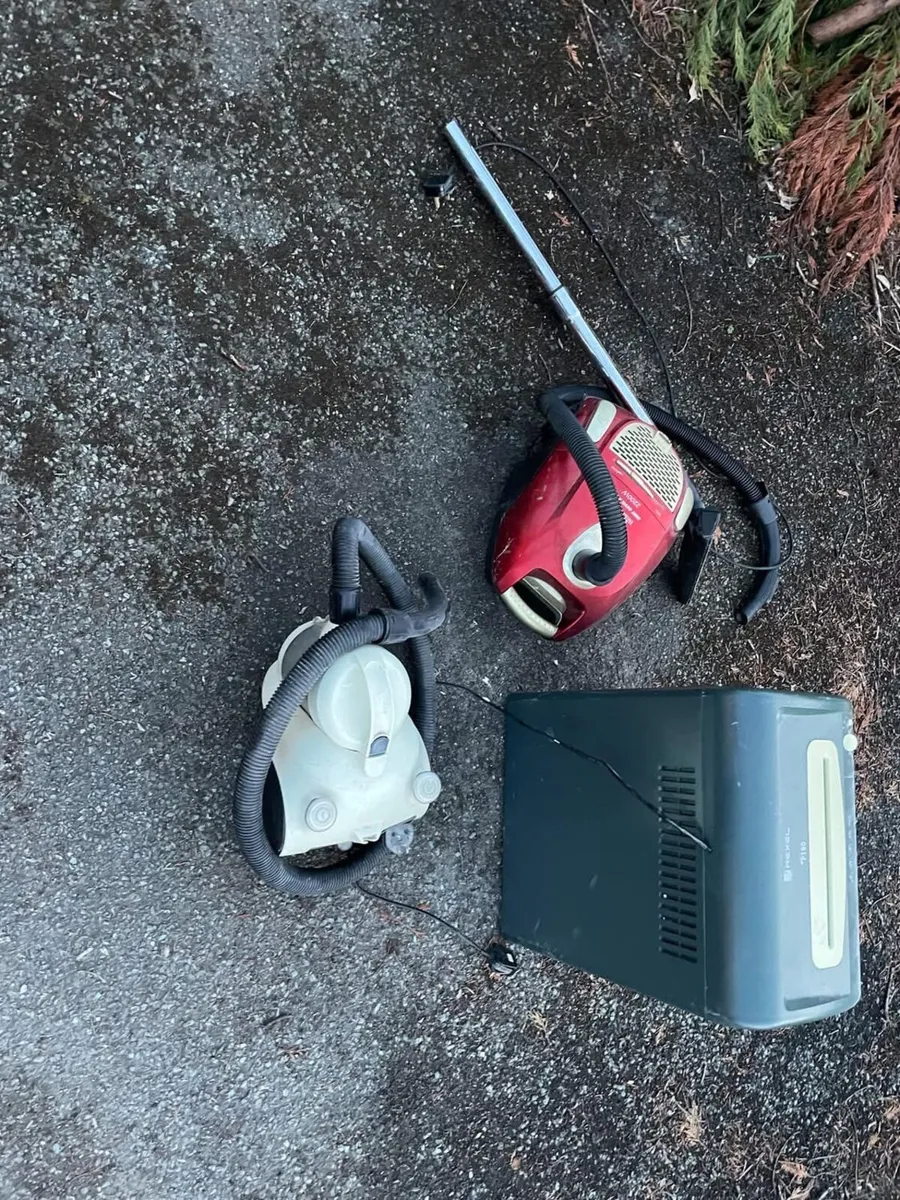 Hoover and paper shred - Image 1